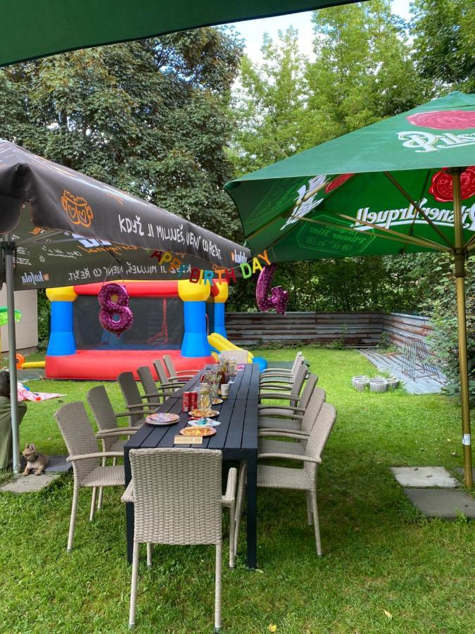 Penzion & Restaurace U Vily Sezimovo Usti Eksteriør billede