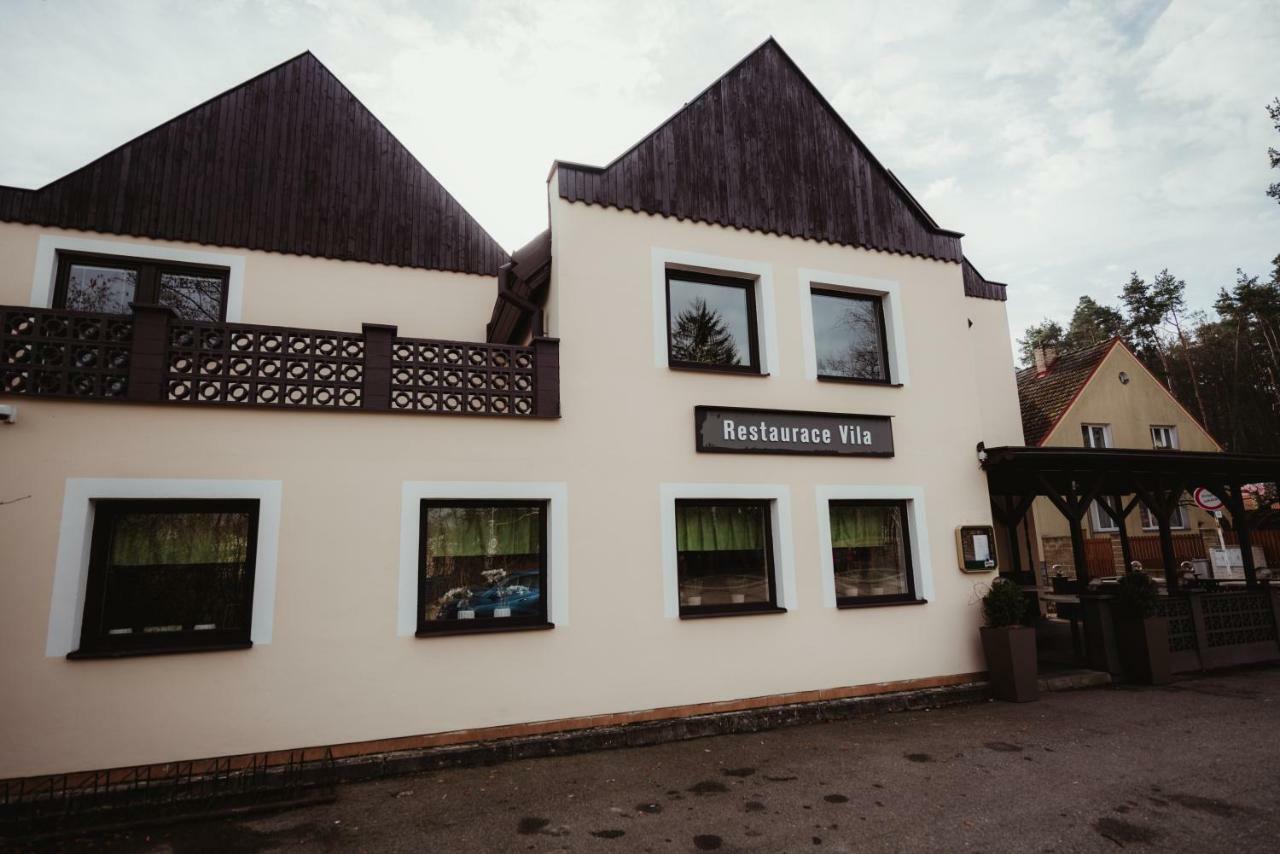 Penzion & Restaurace U Vily Sezimovo Usti Eksteriør billede